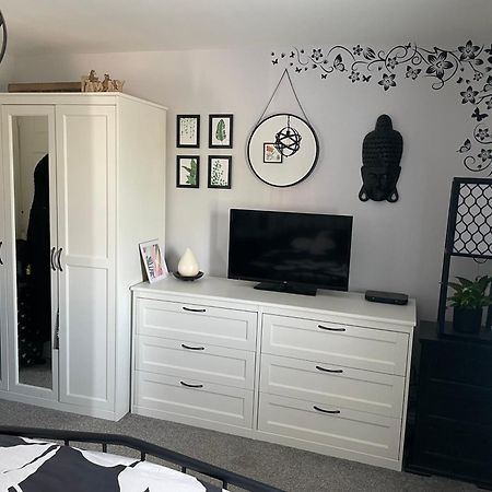 Cosy Home From Home With Private Bathroom - Free Parking Cardiff Exterior foto